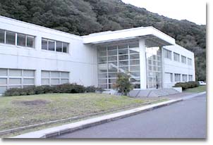 内燃・制御実験室画像