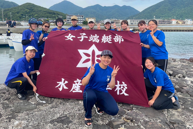 水産大学校女子カッター部集合写真