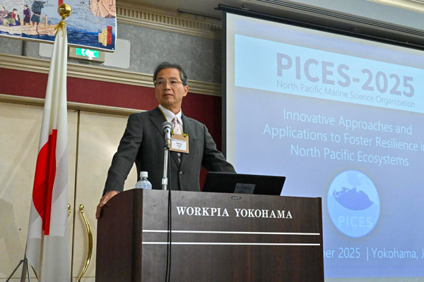 議長を務める藤井徹生代表